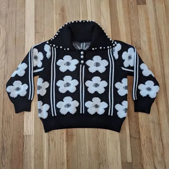 Floral Pattern Pearls Beaded Crop Sweater black and white - Picture 2 of 3